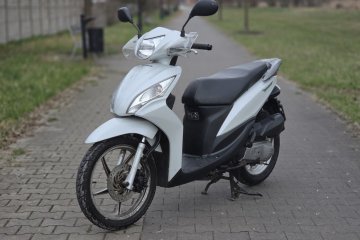 Markowy skuter Ho da vision NSC 50 4t na duzych kolach