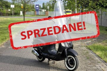 Skuter BTC RIVA 50 z szybą na gażxniku   ( jak vespa retro)