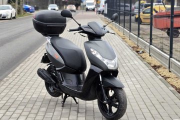 Skuter Peugeot Kisbee RS 50 2T 2-suw 2015 rok
