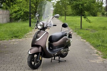 SYM ALLO GT 50 4T z wysoko szybą styl retro