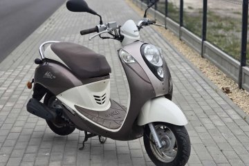 SYM MIO 50 4T mały sprytny skuterek w stylu retro